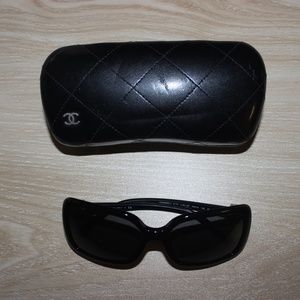 Chanel 5175 Sunglasses w/ Sunglasses